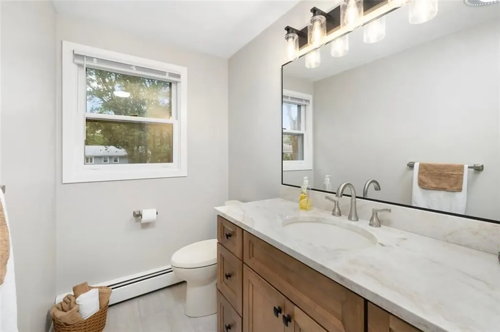 9 Daisy Court Cranston RI 02920