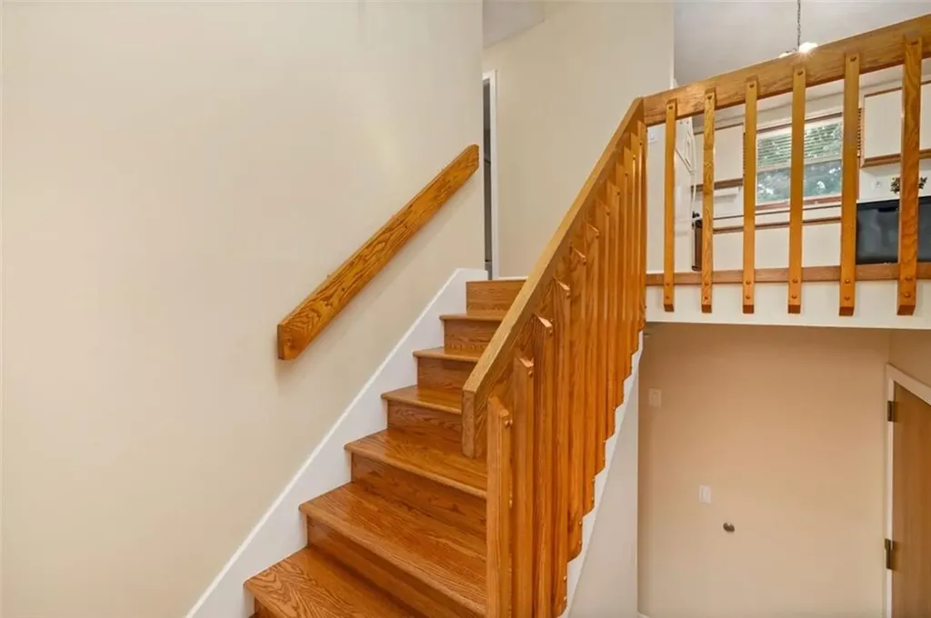 9 Daisy Court Cranston RI 02920