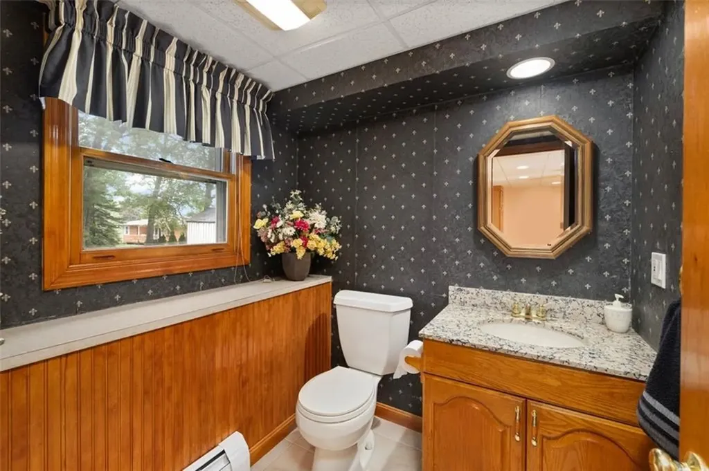 9 Daisy Court Cranston RI 02920
