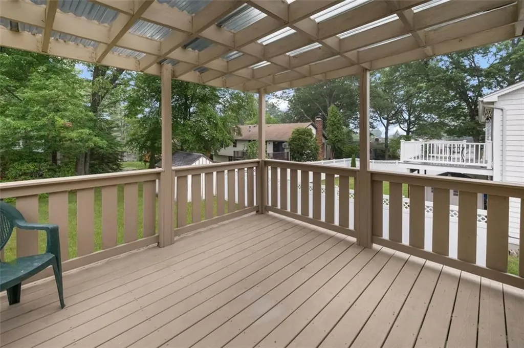 9 Daisy Court Cranston RI 02920