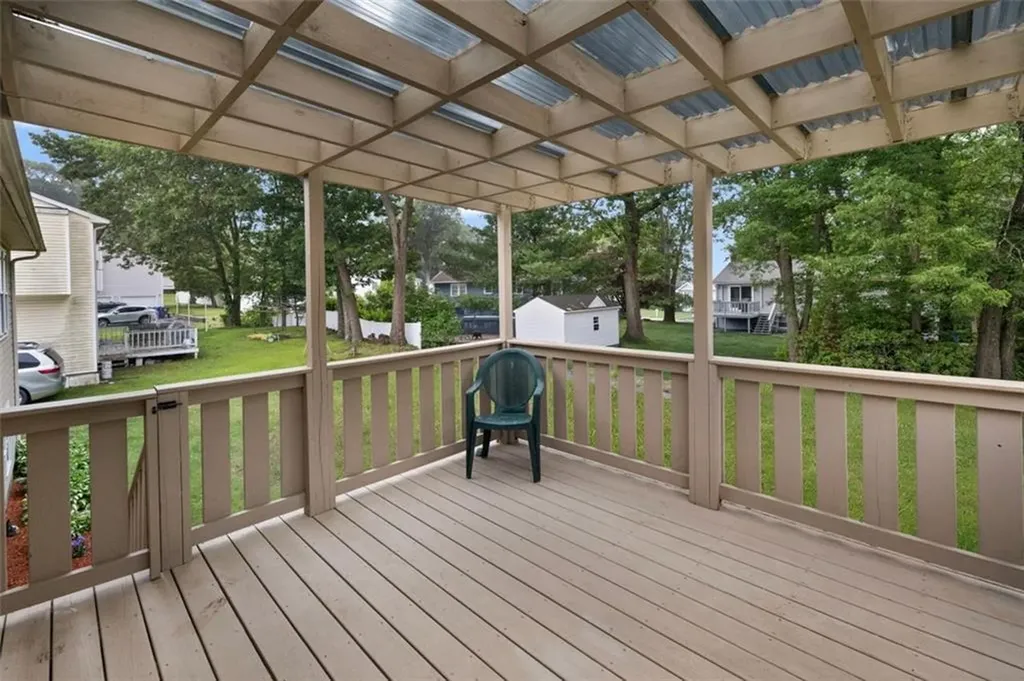 9 Daisy Court Cranston RI 02920