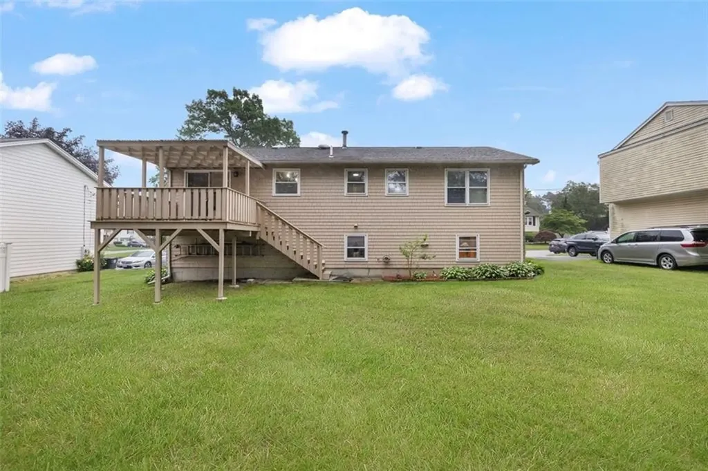9 Daisy Court Cranston RI 02920