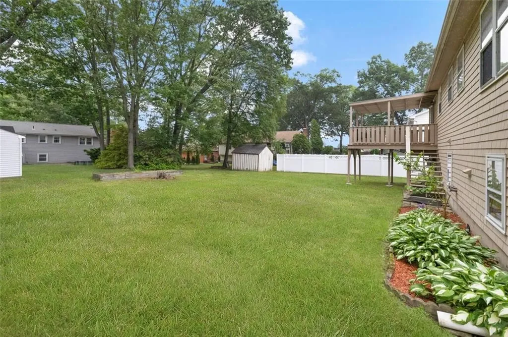 9 Daisy Court Cranston RI 02920