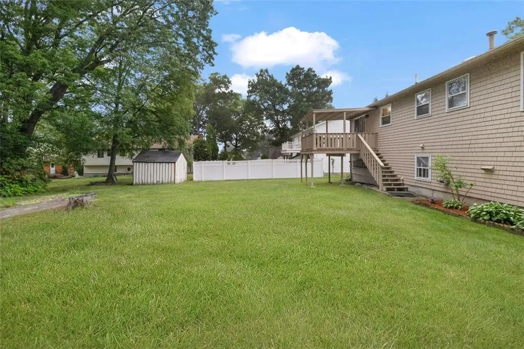 9 Daisy Court Cranston RI 02920