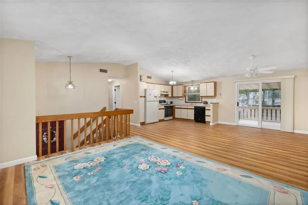 9 Daisy Court Cranston RI 02920