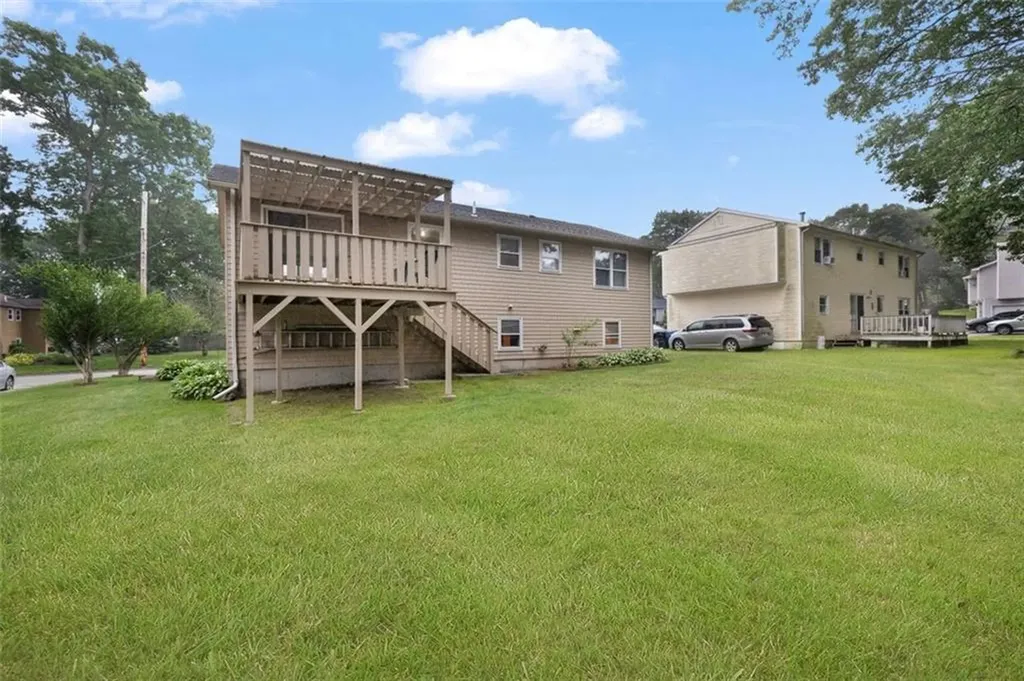 9 Daisy Court Cranston RI 02920