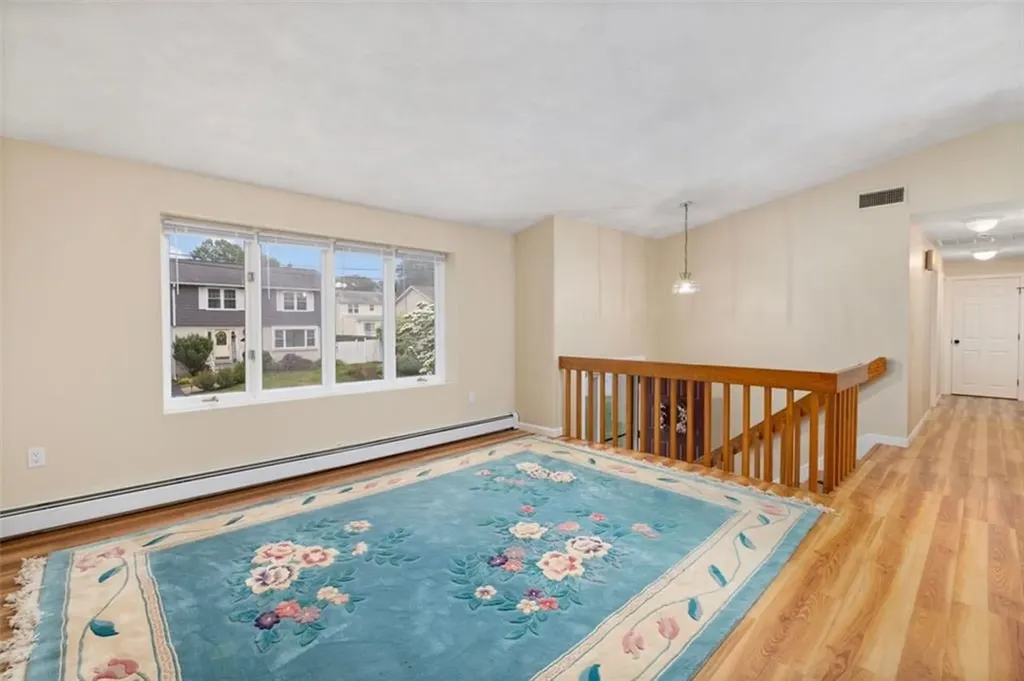 9 Daisy Court Cranston RI 02920