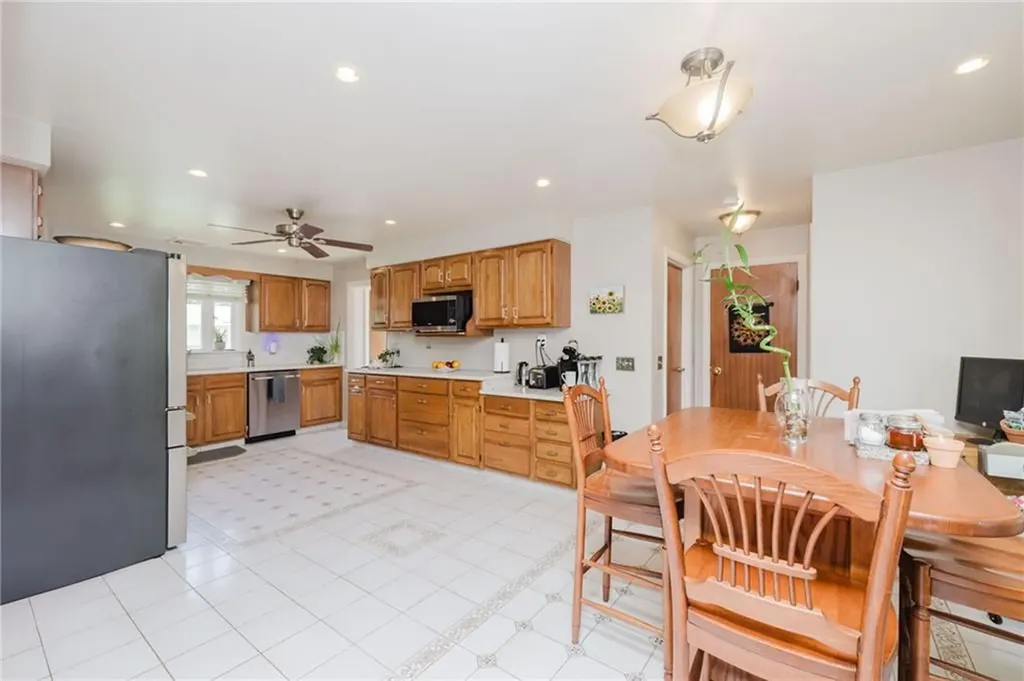 35 Williams Street Lincoln RI 02865