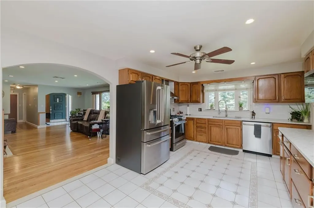 35 Williams Street Lincoln RI 02865