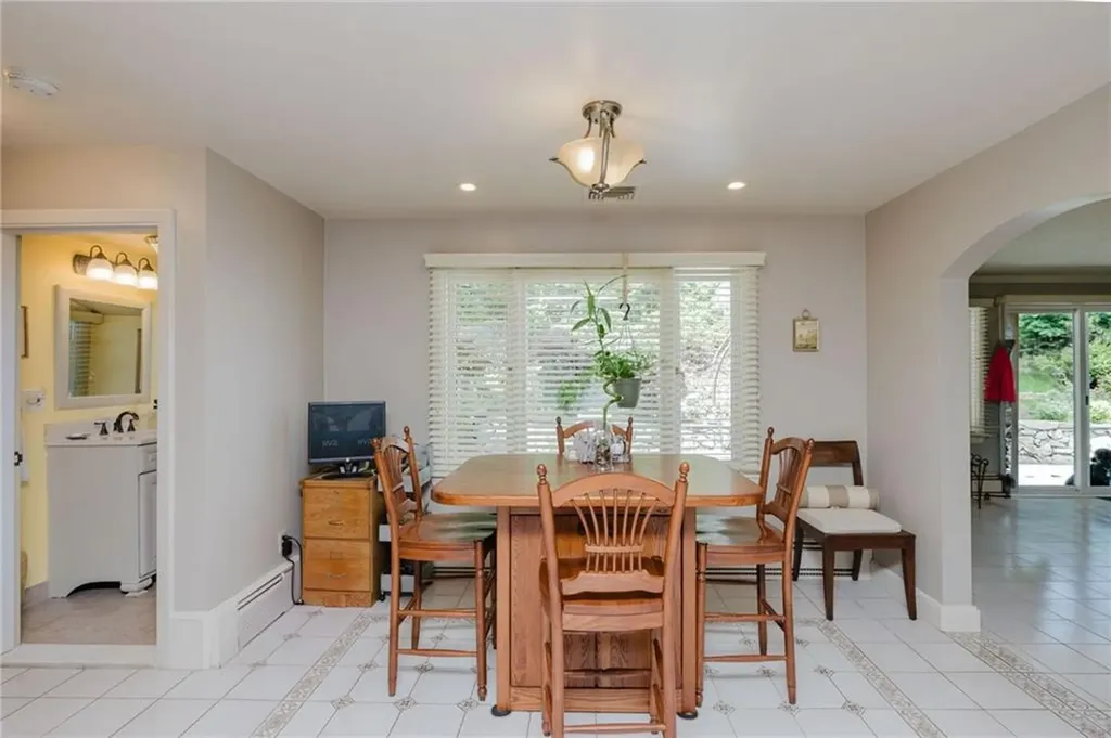 35 Williams Street Lincoln RI 02865