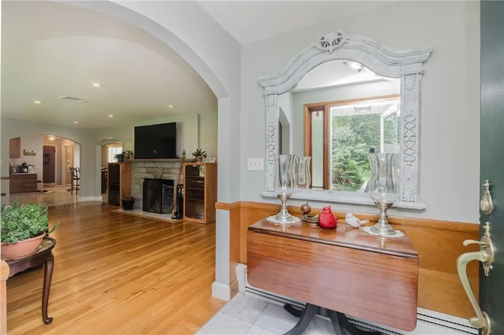35 Williams Street Lincoln RI 02865