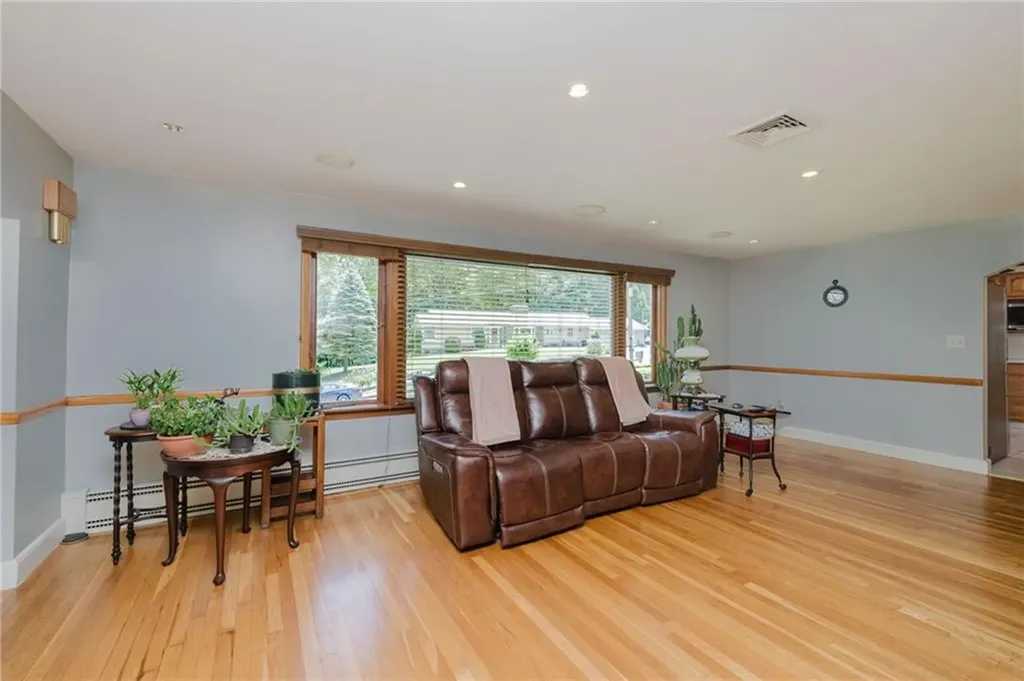 35 Williams Street Lincoln RI 02865