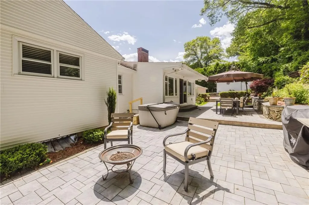 35 Williams Street Lincoln RI 02865