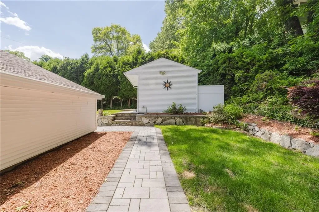 35 Williams Street Lincoln RI 02865