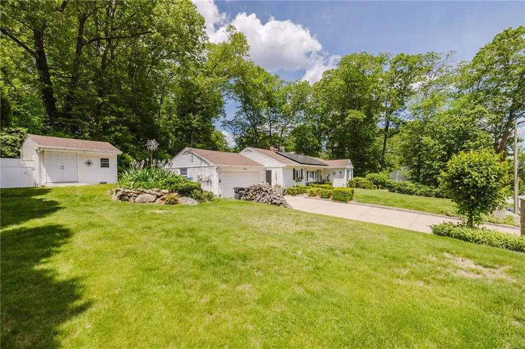 35 Williams Street Lincoln RI 02865