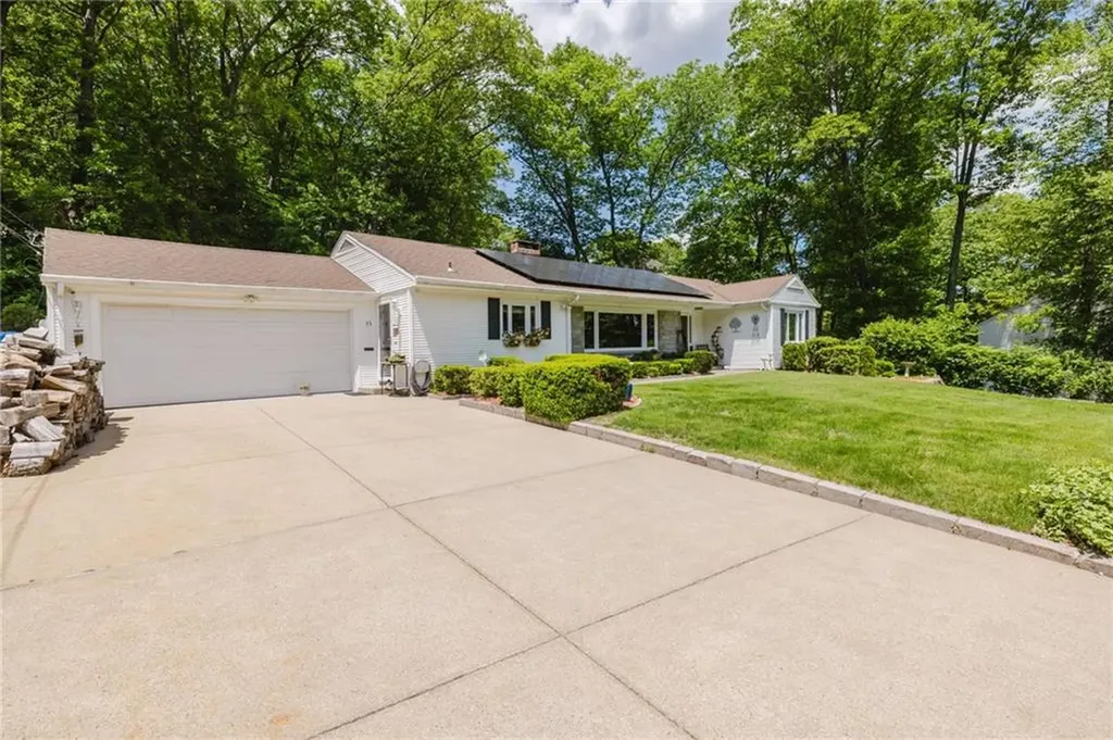 35 Williams Street Lincoln RI 02865