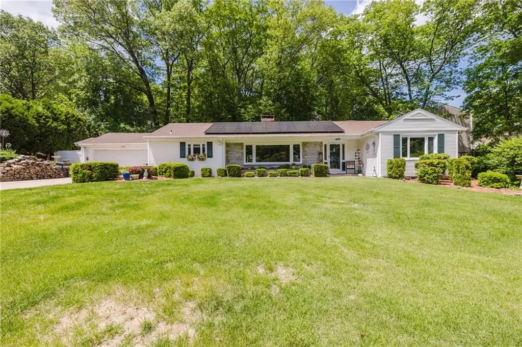 35 Williams Street Lincoln RI 02865