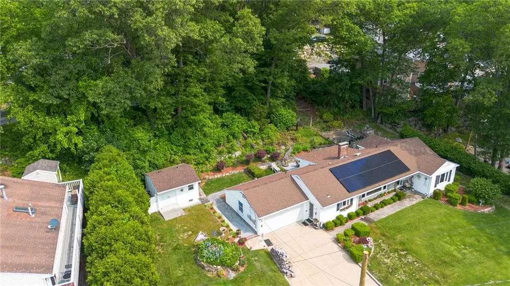 35 Williams Street Lincoln RI 02865
