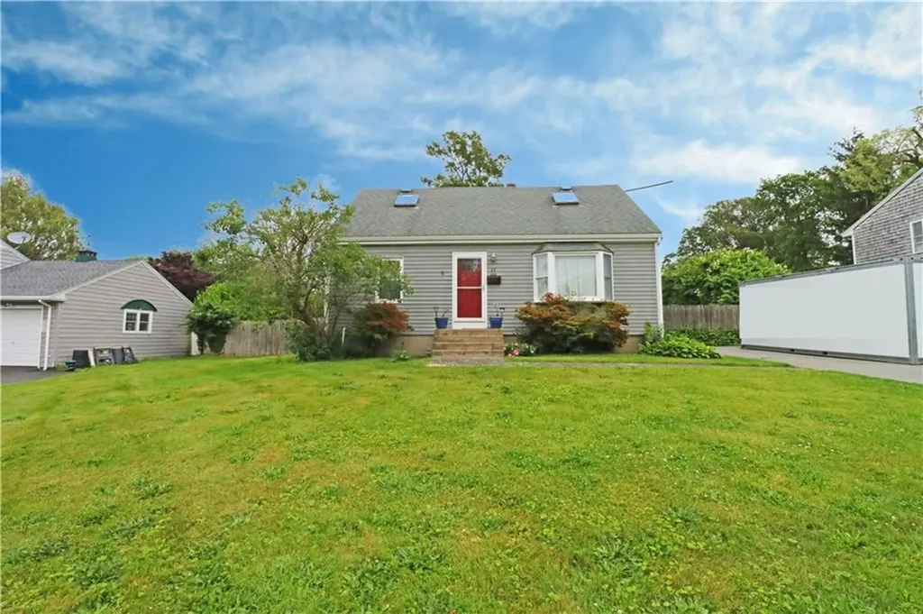 23 Sherman Lane Middletown RI 02842