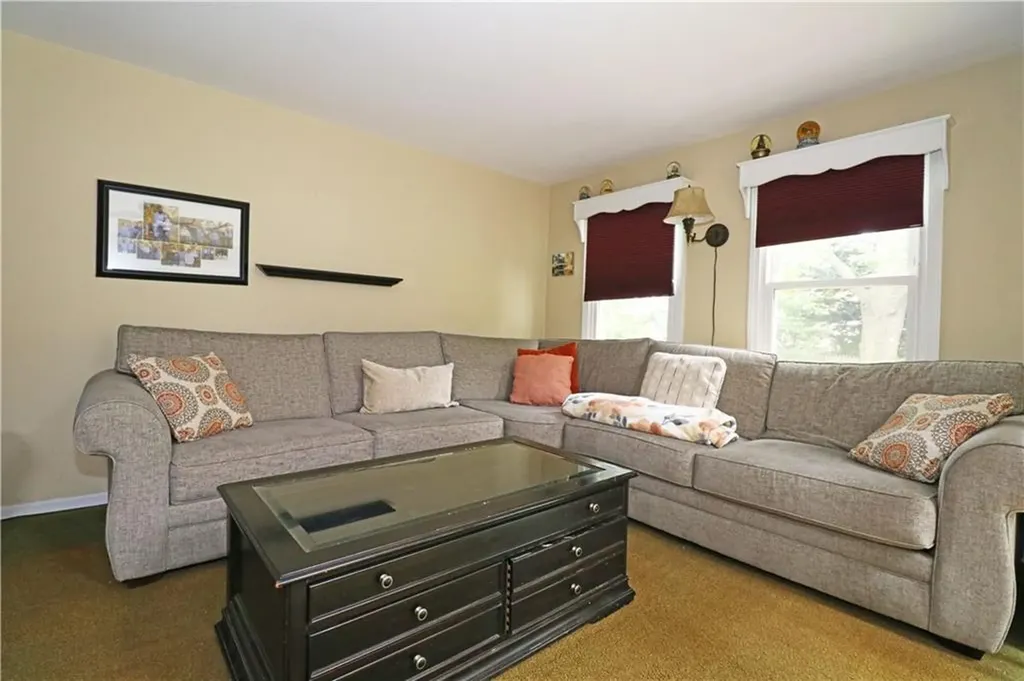 23 Sherman Lane Middletown RI 02842