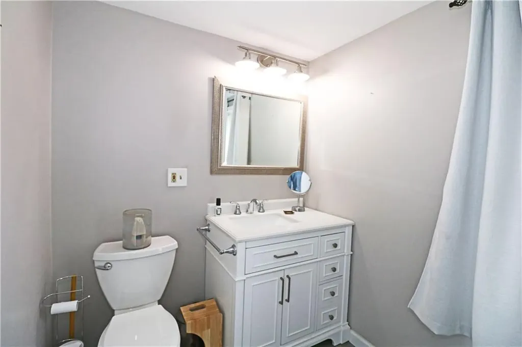 23 Sherman Lane Middletown RI 02842