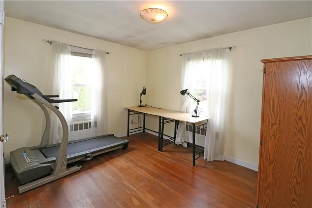 23 Sherman Lane Middletown RI 02842