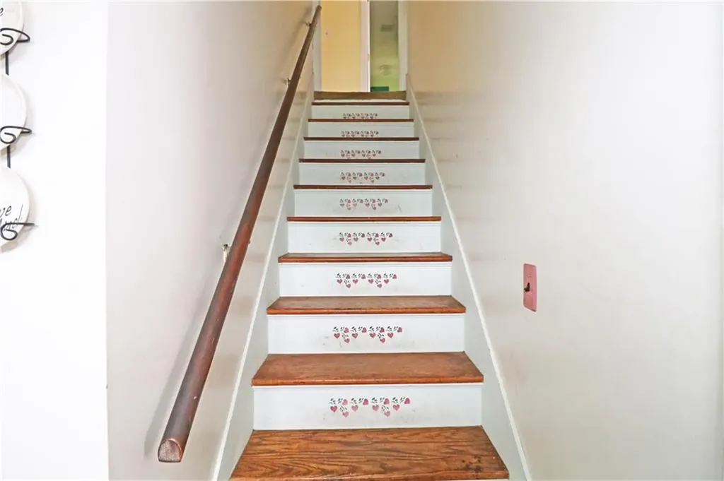 23 Sherman Lane Middletown RI 02842