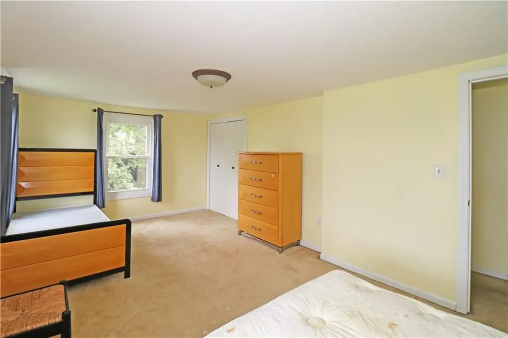 23 Sherman Lane Middletown RI 02842