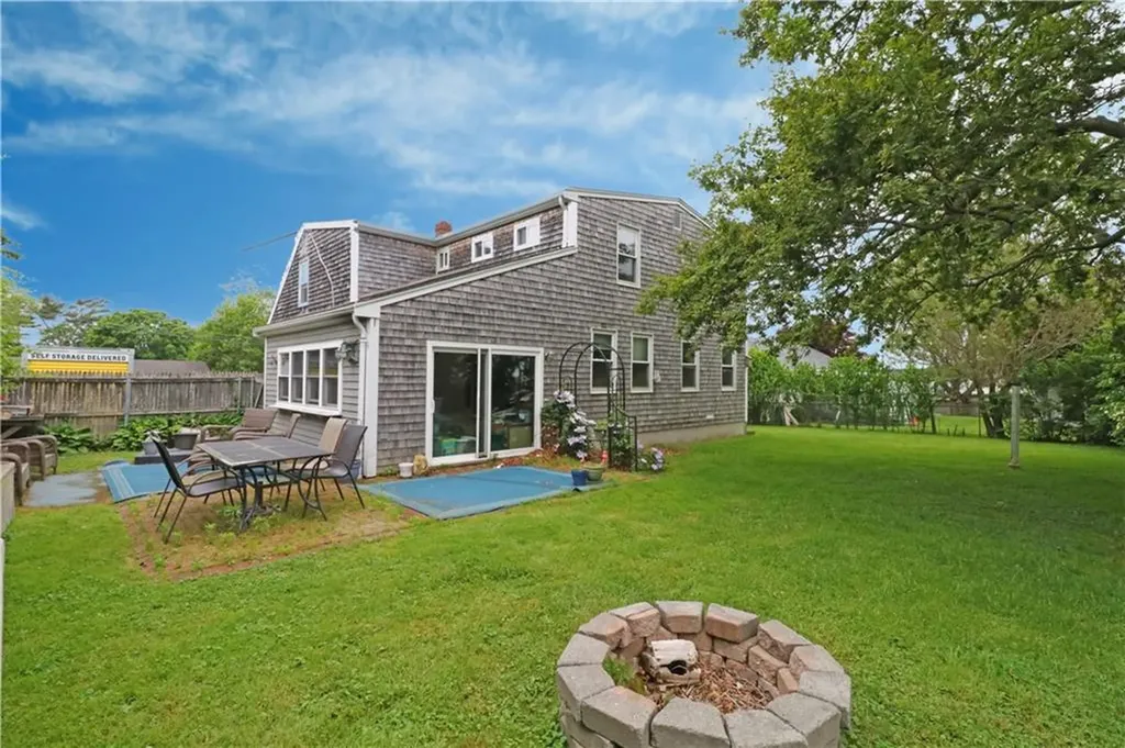 23 Sherman Lane Middletown RI 02842