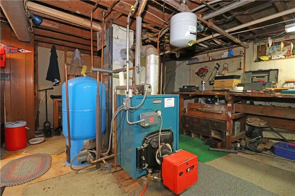 23 Sherman Lane Middletown RI 02842