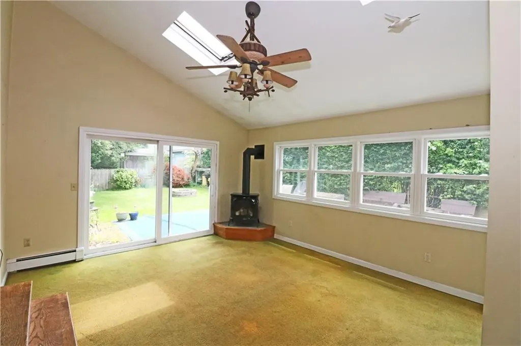 23 Sherman Lane Middletown RI 02842