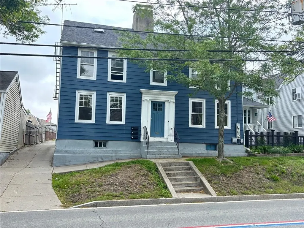 712 Hope Street Bristol RI 02809