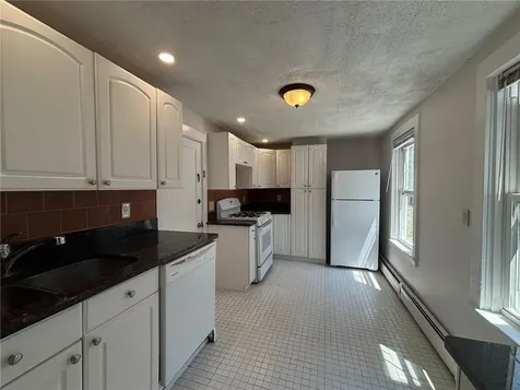 712 Hope Street Bristol RI 02809