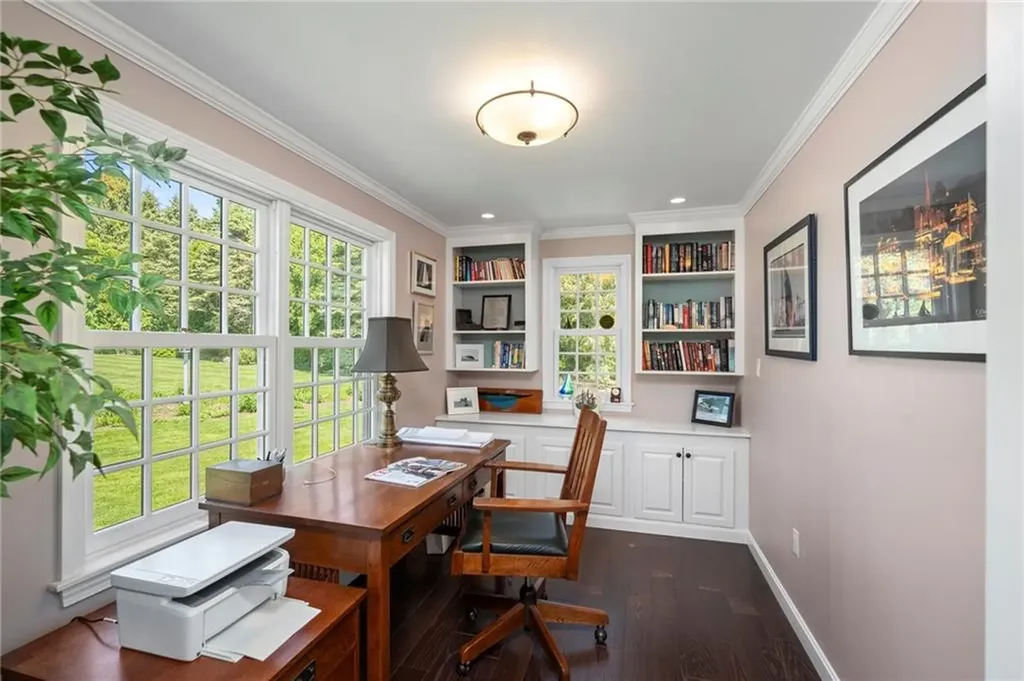 31 Peaceful Way Tiverton RI 02878