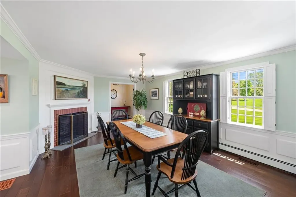 31 Peaceful Way Tiverton RI 02878