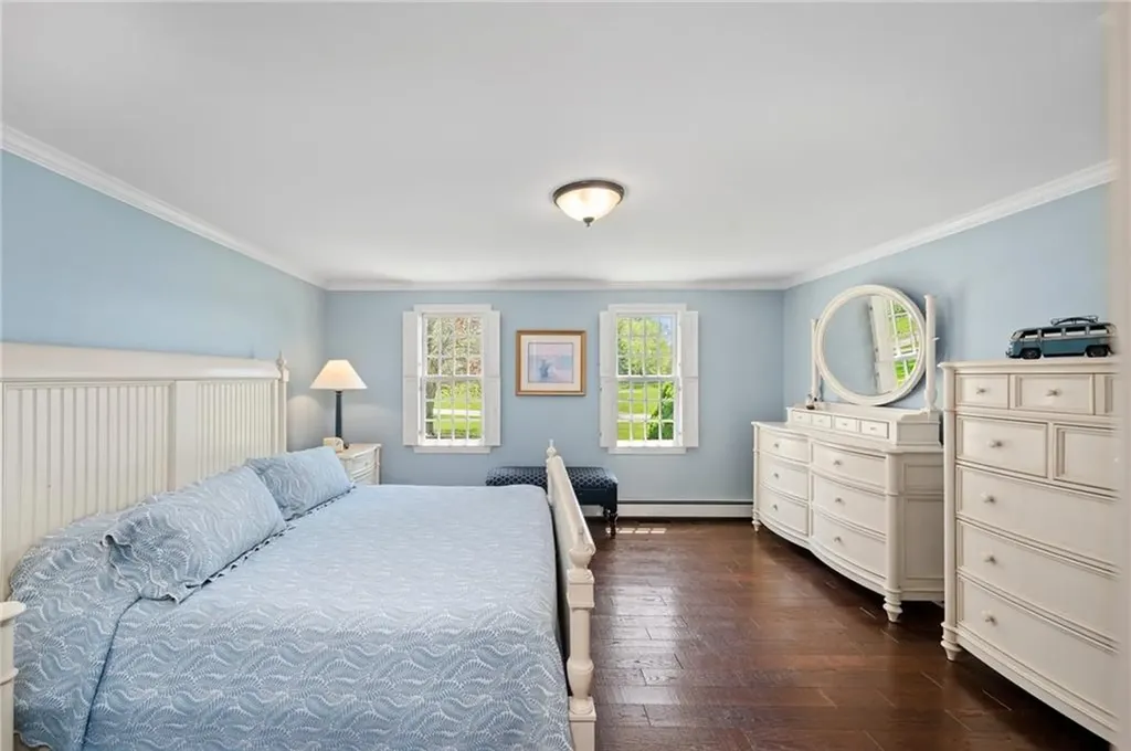 31 Peaceful Way Tiverton RI 02878