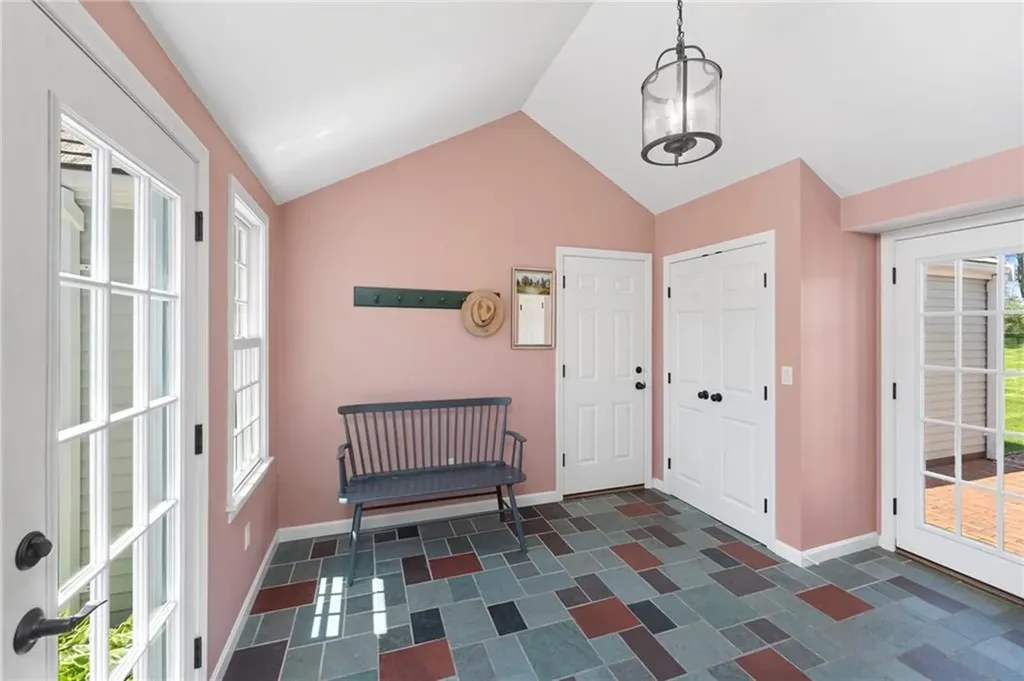 31 Peaceful Way Tiverton RI 02878