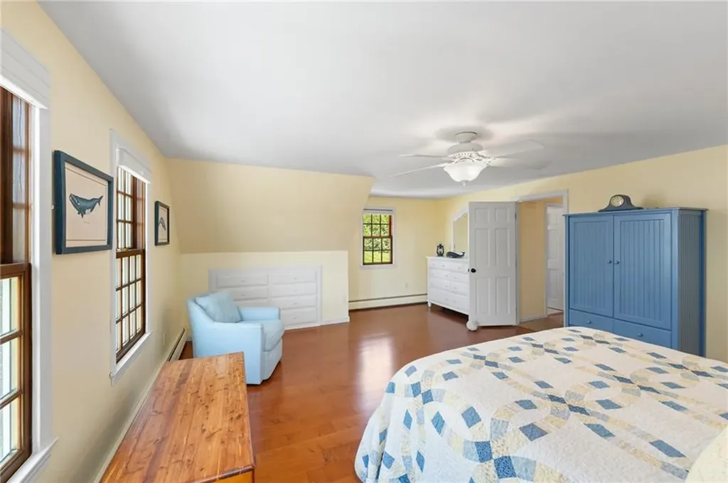 31 Peaceful Way Tiverton RI 02878