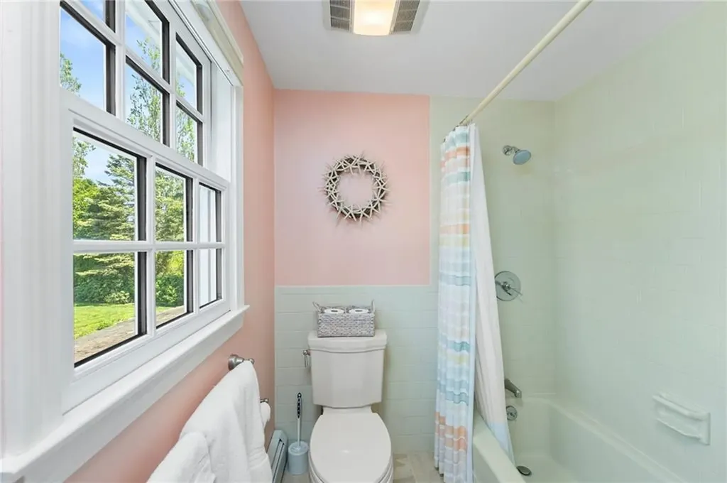 31 Peaceful Way Tiverton RI 02878