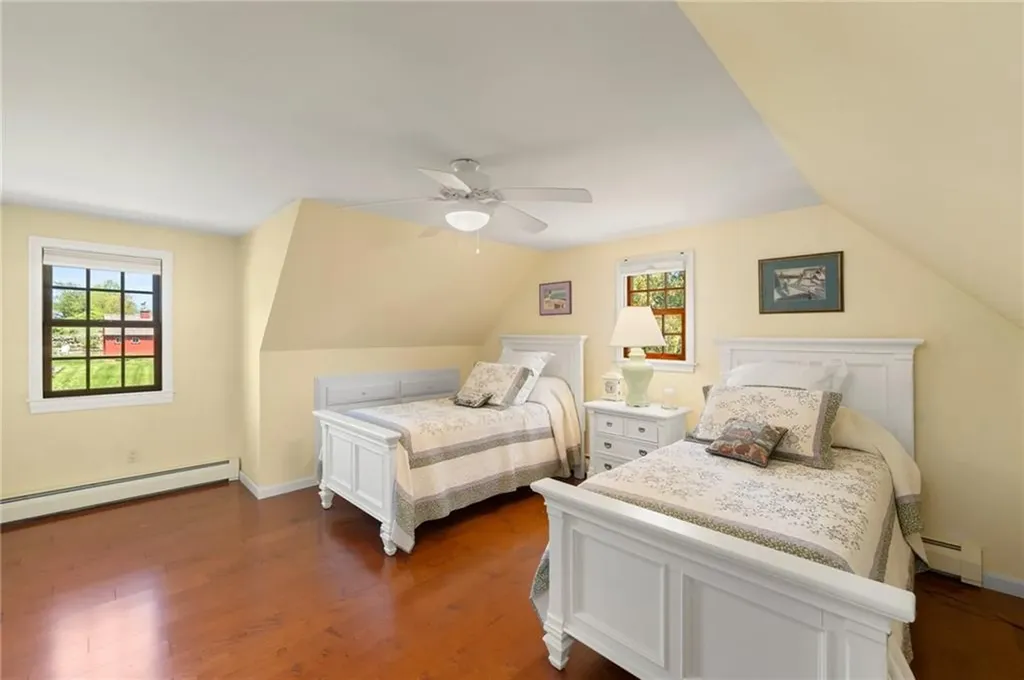31 Peaceful Way Tiverton RI 02878