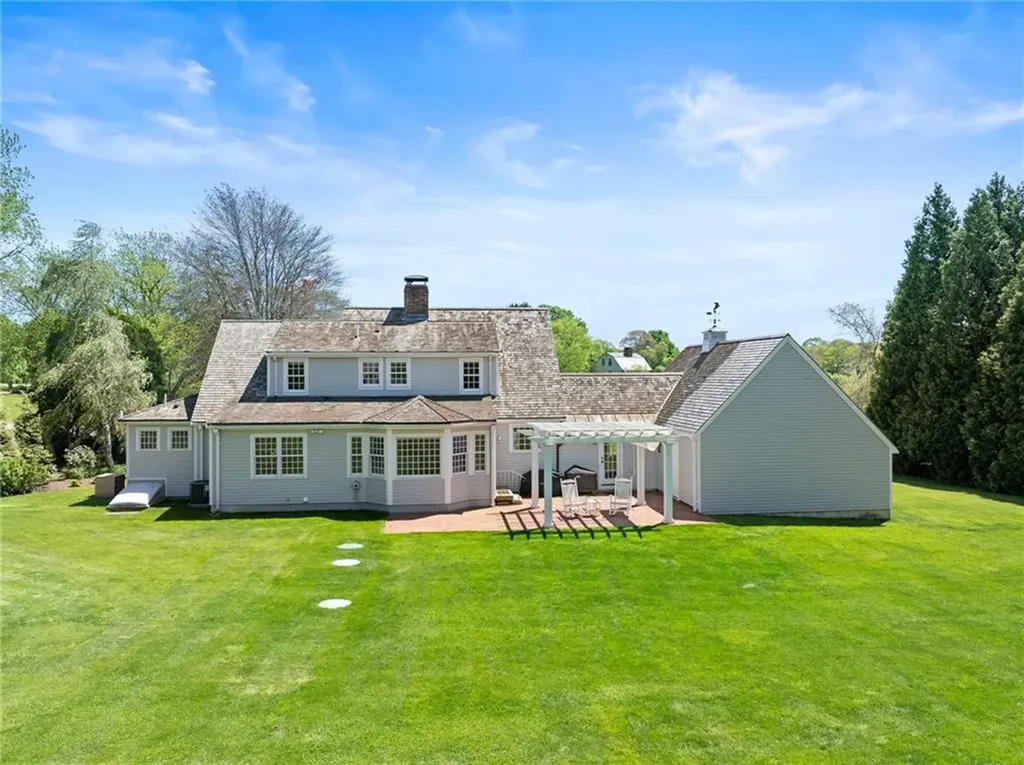 31 Peaceful Way Tiverton RI 02878