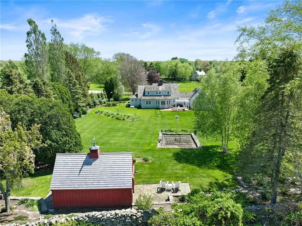 31 Peaceful Way Tiverton RI 02878