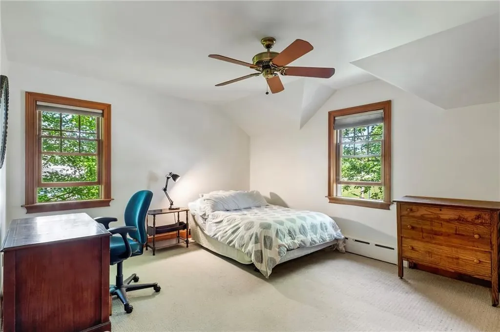201 Paradise Avenue Middletown RI 02842