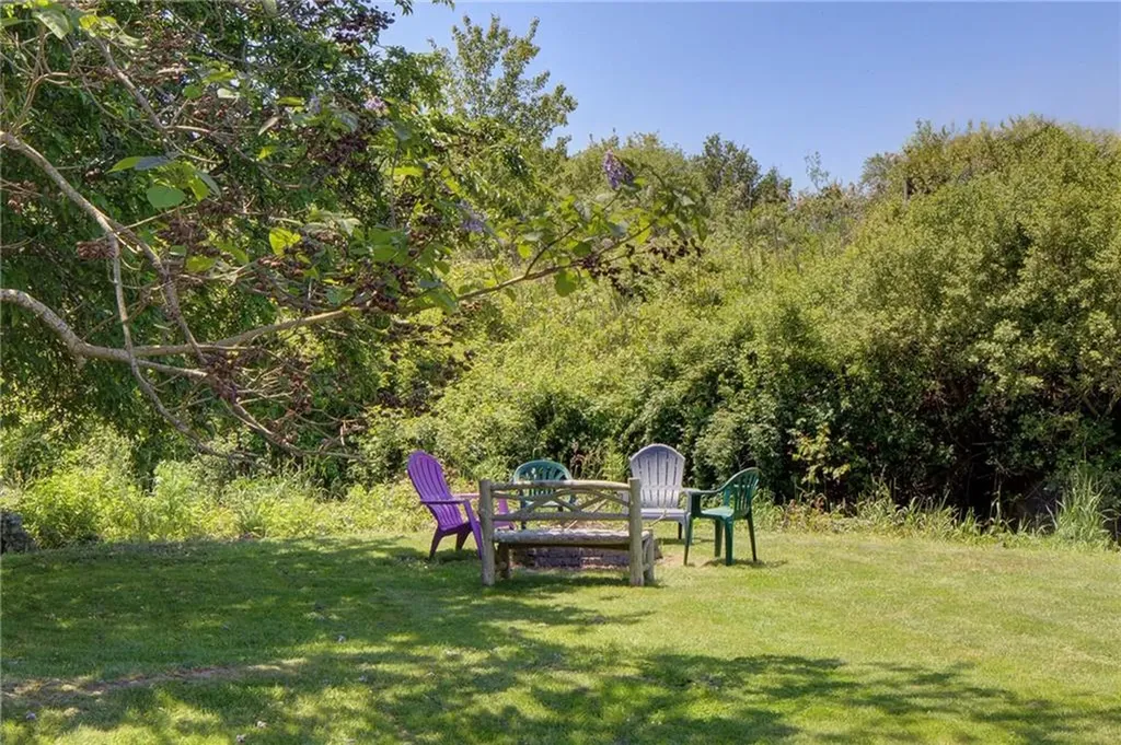 201 Paradise Avenue Middletown RI 02842