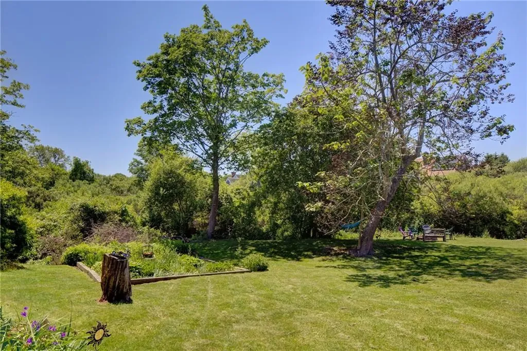 201 Paradise Avenue Middletown RI 02842