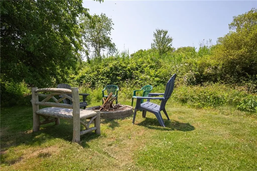 201 Paradise Avenue Middletown RI 02842
