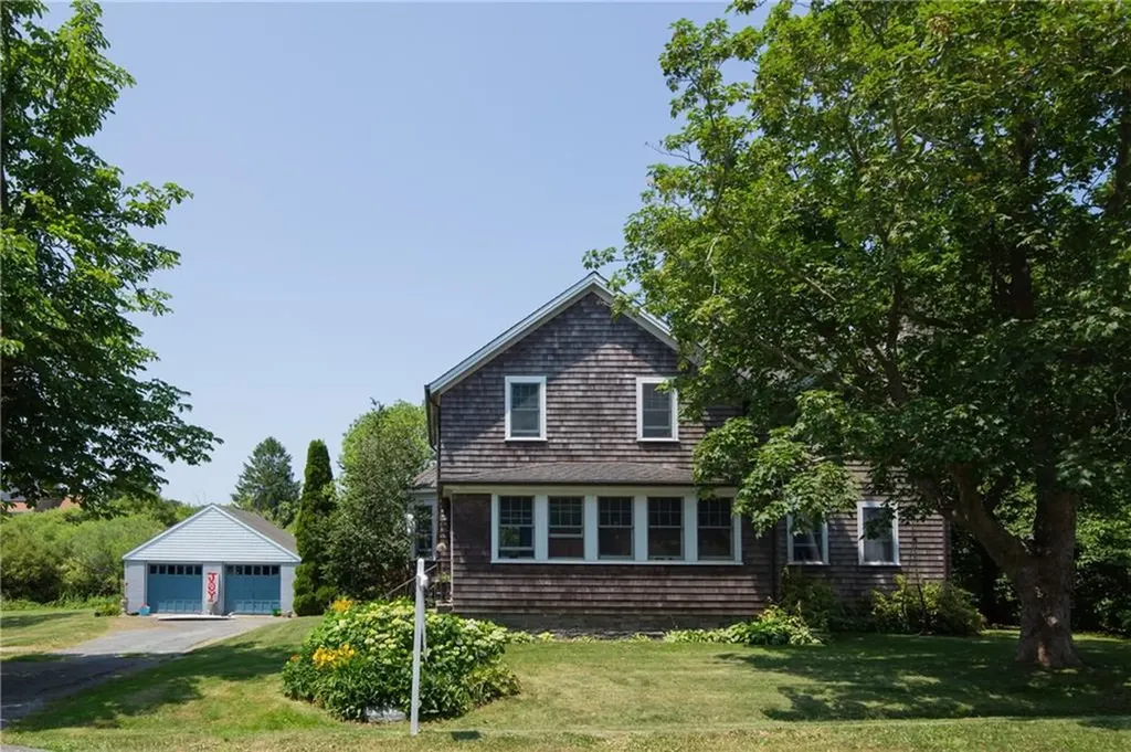 201 Paradise Avenue Middletown RI 02842