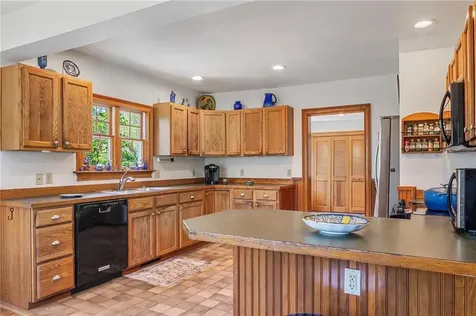 201 Paradise Avenue Middletown RI 02842