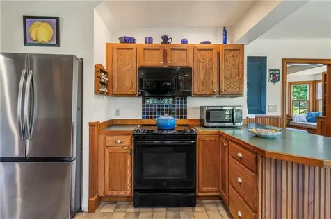 201 Paradise Avenue Middletown RI 02842