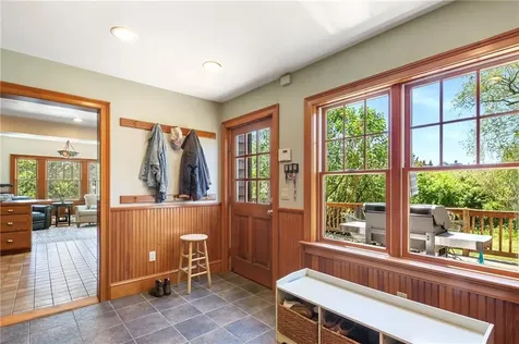 201 Paradise Avenue Middletown RI 02842